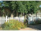$275 / 1br - Fully Furnished Utilities Incl.-Yard/Patio/Carport NICE (Central