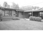 $900 / 2br - 801ft² - Mid Century brick house (260 west 29th) (map) 2br bedroom