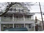 $550 / 2br - 1 BA. located on 2nd floor in convenient South Side location