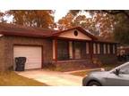 $825 / 3br - 3BR. 1.5 BA Very Nice Garage (379 Oxford Rd.