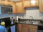 19th Dec to 12th Jan, Furnished Studio in High Rise ((Montrose/ Museum )