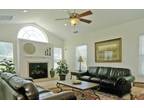 $895 / 1br - Gated community, Right off exit 4 1br bedroom