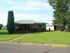 $1150 / 3br - beautiful home with garage ****** ( east 8th street central park