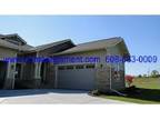$2500 / 2br - ft² - **Great Condo for Rent--2 beds + Den** 9007 Royal Oak