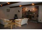 Med Students! Walk-Out Basement Apartment /week