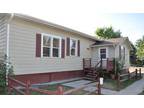 $1350 / 4br - 2500ft² - Spacious 4/1.5BA Single Family Home.