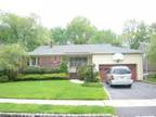 Custom 5bdrm,3.5ba W/2 Mstr St...
