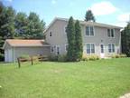 $625 / 2br - DUPLEX - Upper & Lower Units (Janesville -- Eastside) 2br bedroom