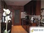 Attractive 3 bed, 3 bath. Parking Available!