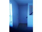 $560 / 2br - Terrific Townhouse