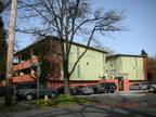 $795 / 2br - Private patio, gated entrance, just blocks from campus!