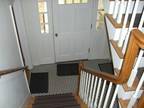 $725 / 2br - Unique Setting,Good Neighbors, Great Location