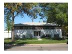 $595 / 2br - Pet-Friendly Apartment with Hardwood Floors & GARAGE (701 29TH AVE.