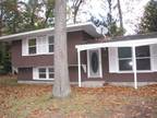 $1200 / 3br - Large Tri Level Home (Grand Haven) 3br bedroom