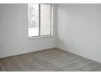 $899 / 2br - 950ft² - Overlook Manor - Maintenance Free 2 BR 1 BA Apt.