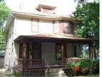 $365 / 1br - Charming neighborhood, oak woodwork, garage avail.