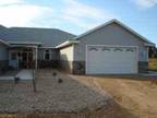 $775 / 2br - Villa - For Rent (Wild Rose, WI) (map) 2br bedroom