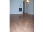 $525 / 2br - 4-plex (28 th and GRAND) (map) 2br bedroom