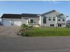 $1300 / 4br - 2400ft² - Incredible large tri level, attached garage,Colorful