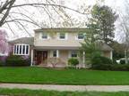 Location!!Location!!Stunning E...
