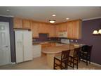 $1350 / 2br - 2 Bd Downtown, 2 Bath, Avail Now, 1 underground parking- Great