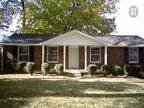$1150 / 4br - 105 Robin Hood (105 Robin Hood, Clarksville, TN ) 4br bedroom