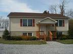 $1250 / 4br - 4 BR Fenced Yard-Thomas Lane (Blacksburg) 4br bedroom