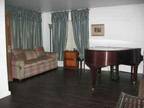 $1400 / 1br - 994ft² - 1 Bedroom with study/sitting room! Large 3-car garage!