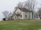 $650 / 2br - 1500ft² - Large upper level duplex apt - rural St.