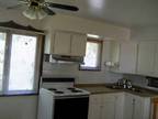 $800 / 1br - One bedroom Upstairs in town great location!