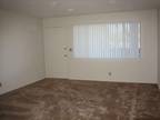 $1410 / 500ft² - Move-In 4/21, Large Upstairs STUDIO!