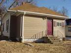 $595 / 2br - 1bd&den house, near Van Dorn& Folsom ( sw 6) (map) 2br bedroom