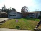 $925 / 3br - Lovely, Clean 3bd. 2ba. Home w/ 2 car garage - H167S (Grants Pass)
