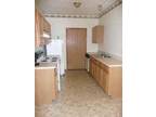 $395 / 1br - 700ft² - 1 bath Partial utilities paid - 2nd floor (1blk S of