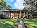 8938 University Dr, Commerce, GA