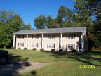Townhouse 2 bedrm 1.5 ba