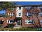 313 Grantwood Blvd #6, Palisades Park, NJ 07650