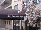 44 S Main St #7D, Lodi, NJ 07644