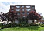 275 Hoym St #2E, Fort Lee, NJ 07024