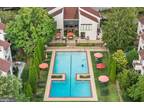 8 Chamond, Devon, PA 19333