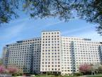10401 Grosvenor Pl #825, Rockville, MD 20852