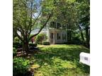 68 Village St, North Haven, CT 06473