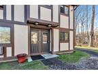 315 Foxwood Ln #315, Milford, CT 06461