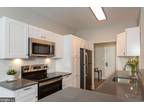 313 Creek Dr #121, Wayne, PA 19087