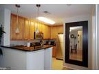 3175 Summit Square Dr #5-D10, Oakton, VA 22124
