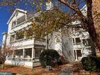 4401 Sedgehurst Dr #204, Fairfax, VA 22033