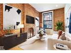 219 W 20th St #1B, New York, NY 10011