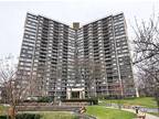 1 Bay Club Dr #17L, Bayside, NY 11360