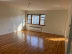 18 Lincoln Ct #2, Rockville Centre, NY 11570