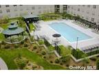 100 Glen St #2215, Glen Cove, NY 11542